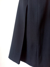 Charger l'image dans la galerie, 1940s - Exquisite New Look Black Wool Suit
