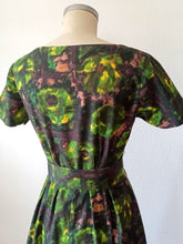 Load image into Gallery viewer, 1950s - PARIS - Stunning Green Abstract Floral Cotton Dress - W27.5 (70cm)
