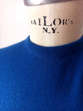 Load image into Gallery viewer, 1950s - BALLANTYNE, Scotland - Royal Blue Cashmere Twin Set - Sz 36
