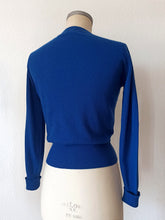Load image into Gallery viewer, 1950s - BALLANTYNE, Scotland - Royal Blue Cashmere Twin Set - Sz 36
