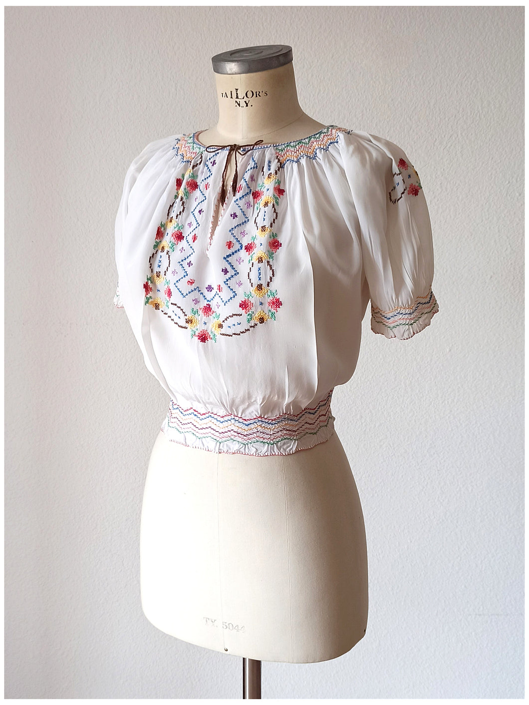 1950s - Adorable Hungarian Embroidery Blouse - W31.5 (80cm)