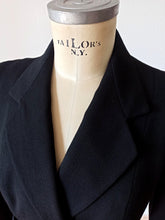Charger l'image dans la galerie, 1940s - Exquisite New Look Black Wool Jacket - W27.5 (70cm)
