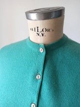 Cargar imagen en el visor de la galería, 1950s - PRINGLE, Scotland - Turquoise Cashmere Cardigan

