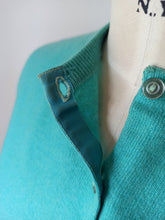 Cargar imagen en el visor de la galería, 1950s - PRINGLE, Scotland - Turquoise Cashmere Cardigan

