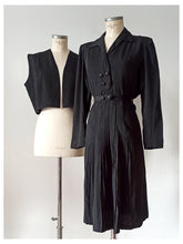Cargar imagen en el visor de la galería, 1930s 1940s - Stunning Black Silk Bolero Dress - W34 (88cm)
