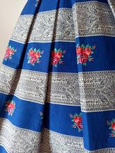 Charger l'image dans la galerie, 1950s 1960s - GERMA, France - Stunning Roseprint Cotton Dress - W25 (64cm)
