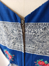Charger l'image dans la galerie, 1950s 1960s - GERMA, France - Stunning Roseprint Cotton Dress - W25 (64cm)
