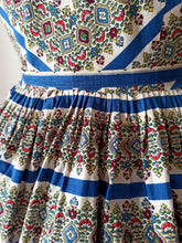 Charger l'image dans la galerie, 1940s 1950s - Spectacular Floral Cotton Dress - W28.5 (72cm)
