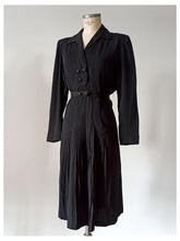 Cargar imagen en el visor de la galería, 1930s 1940s - Stunning Black Silk Bolero Dress - W34 (88cm)
