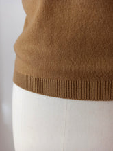 Cargar imagen en el visor de la galería, 1950s - BALLANTYNE, Scotland - Bronce Brown Cashmere Jumper
