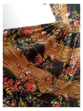 Cargar imagen en el visor de la galería, 1940s 1950s - Stunning Floral Bouquet Novelty Rayon Dress - W27 (68cm)
