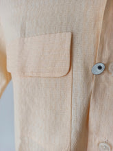 Cargar imagen en el visor de la galería, 1940s 1950s - Deadstock Peach Flap Pockets Shirt - Sz 3
