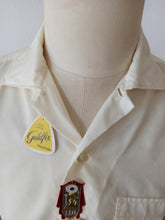 Charger l'image dans la galerie, 1950s - LEO, Spain - Deadstock Nylon Goldfix Shirt with Box - Sz M/L
