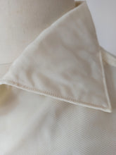 Charger l'image dans la galerie, 1950s - LEO, Spain - Deadstock Nylon Goldfix Shirt with Box - Sz M/L
