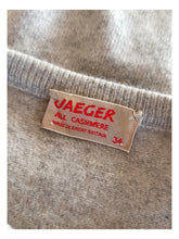 Cargar imagen en el visor de la galería, 1950s 1960s - JAEGER - Grey Cashmere Jumper - Sz 34
