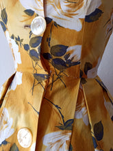 Charger l'image dans la galerie, 1950s - Spectacular Roseprint Cotton Dress - W27.5 (70cm)
