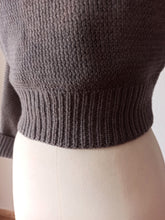 Charger l'image dans la galerie, 1940s - Fabulous Back Zipper Wool Sweater
