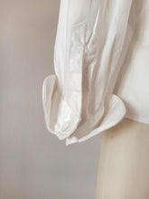 Laden Sie das Bild in den Galerie-Viewer, 1950s - NOVELSTYL-BOUSSAC, France - Exquisite Embroidery Blouse - W31 (82cm)

