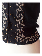 Charger l'image dans la galerie, 1950s 1960s - KIMESON, Hong Kong - Stunning Beaded Wool Cardigan

