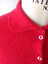 Charger l'image dans la galerie, 1950s - BARRIE, Scotland - Gorgeous Coral Cashmere Cardigan - Sz 34
