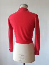 Charger l'image dans la galerie, 1950s - BARRIE, Scotland - Gorgeous Coral Cashmere Cardigan - Sz 34
