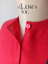 Charger l'image dans la galerie, 1950s - PRINGLE, Scotland - Stunning Red Cashmere Cardigan

