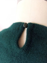 Charger l'image dans la galerie, 1950s 1960s - ST. MICHAEL, UK - Forest Green Cashmere Twin Set
