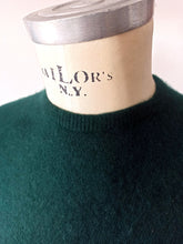 Charger l'image dans la galerie, 1950s 1960s - ST. MICHAEL, UK - Forest Green Cashmere Twin Set
