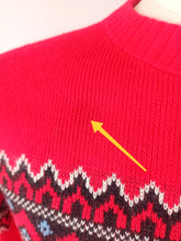 Charger l'image dans la galerie, 1950s - PILGRIM, USA - Red Orlon Men's Sweater - Sz Medium
