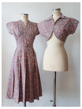Laden Sie das Bild in den Galerie-Viewer, 1940s - Adorable Antic Pink Cotton Bolero Dress - W27 (68cm)
