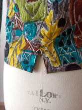 Load image into Gallery viewer, 1950s - Fabulous Novelty Print Cotton Top - Sz 44
