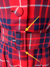 Charger l'image dans la galerie, 1950s - Gorgeous Red Tartan Flannel Dress - W26 (66cm)
