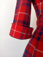 Charger l'image dans la galerie, 1950s - Gorgeous Red Tartan Flannel Dress - W26 (66cm)
