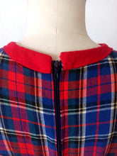 Laden Sie das Bild in den Galerie-Viewer, 1950s 1960s - Adorable Tartan Flannel Dress - W29 (74cm)
