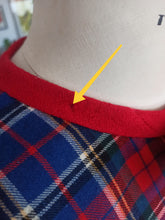 Laden Sie das Bild in den Galerie-Viewer, 1950s 1960s - Adorable Tartan Flannel Dress - W29 (74cm)
