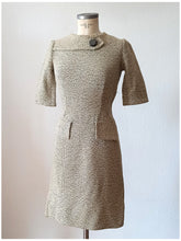 Cargar imagen en el visor de la galería, 1950s 1960s - Super Chic Wool Dress - W28.5 (72cm)
