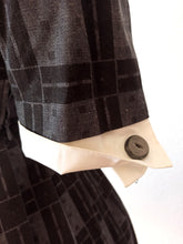 Load image into Gallery viewer, 1950s 1960s - Gorgeous Grey Cotton Dress - W26 (66cm)
