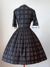 Load image into Gallery viewer, 1950s 1960s - Gorgeous Grey Cotton Dress - W26 (66cm)
