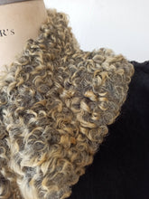 Charger l'image dans la galerie, 1930s 1940s - THIEMANN, Germany - Stunning Fur Coat
