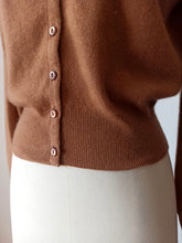 Laden Sie das Bild in den Galerie-Viewer, 1950s - HOGG of HAWICK, Scotland - Gorgeous Cashmere Cardigan
