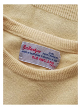 Charger l'image dans la galerie, 1950s - BALLANTYNE, Scotland - Buttercream Cashmere Jumper
