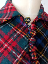 Cargar imagen en el visor de la galería, 1940s - Gorgeous Tartan Wool Dress - W30 (76cm)
