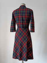 Cargar imagen en el visor de la galería, 1940s - Gorgeous Tartan Wool Dress - W30 (76cm)
