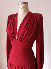 Charger l'image dans la galerie, 1940s - Stunning Burgundy Crepe Dress - W31 (78cm)
