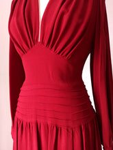 Charger l'image dans la galerie, 1940s - Stunning Burgundy Crepe Dress - W31 (78cm)
