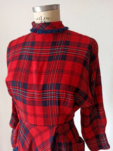 Cargar imagen en el visor de la galería, 1940s - Gorgeous Tartan Flannel Wool Dress - W30 (76cm)
