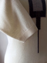 Cargar imagen en el visor de la galería, 1950s - BALLANTYNE, Scotland - Rare Intarsia Cashmere Sweater
