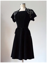 Load image into Gallery viewer, 1940s - Stunning Black Beaded Velvet Peplum Dress - W30 (76cm)
