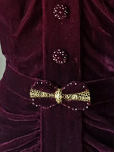 Charger l'image dans la galerie, 1930s 1940s - Superb Wine Velvet Beaded Dress - W30 (76cm)

