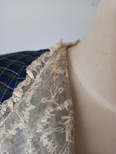 Charger l'image dans la galerie, 1940s - Adorable Flannel Wool Tartan Dress - W31 (80cm)
